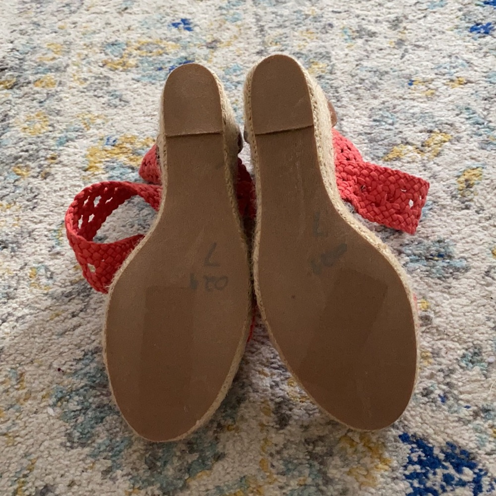 Steve Madden Pink Wedges - Picture 3 of 3